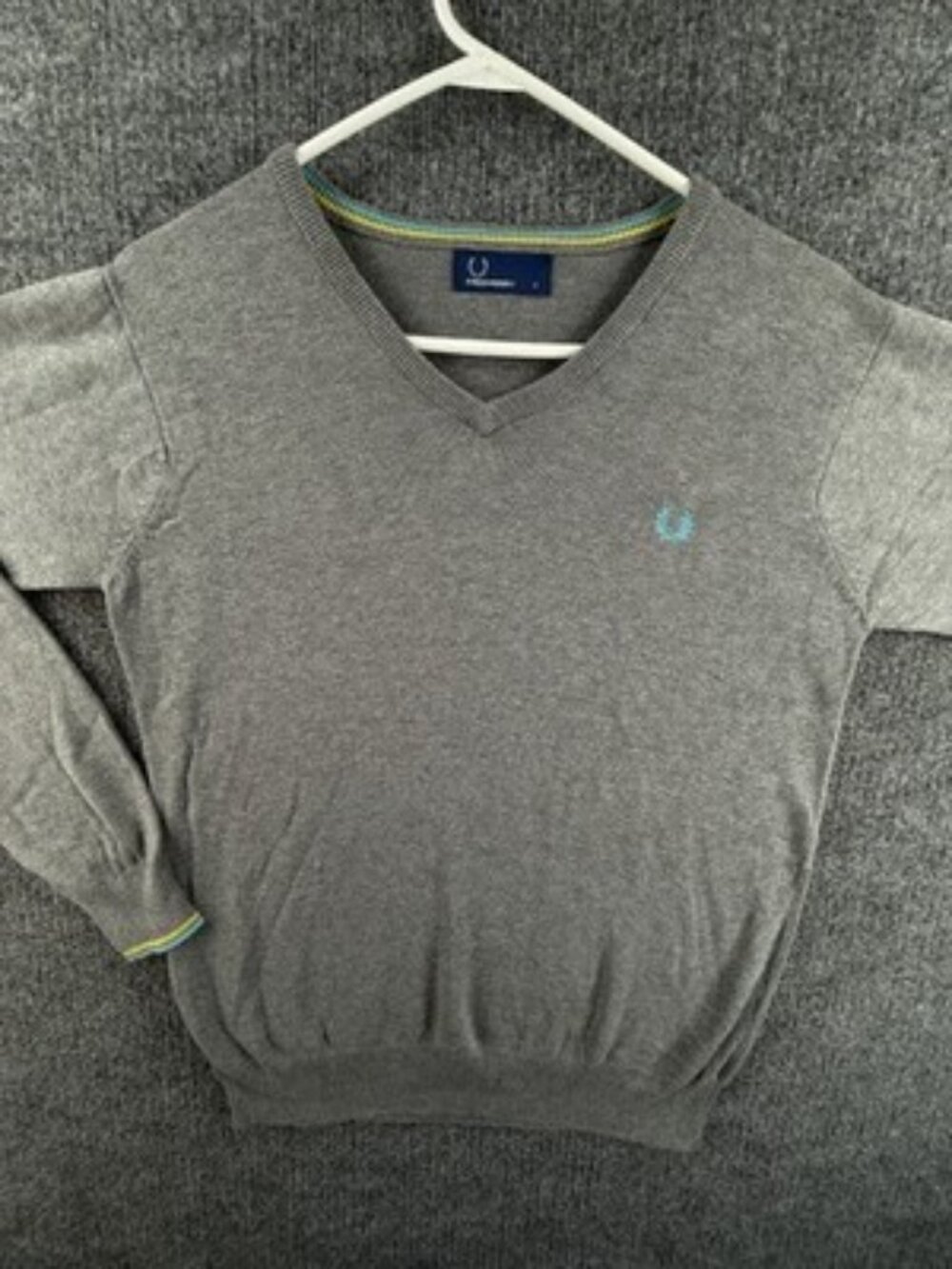 Fred Perry Pullover V-Neck Gray Women All Cotton Logo Sweater Long Sleeve Small - Picture 1 of 15